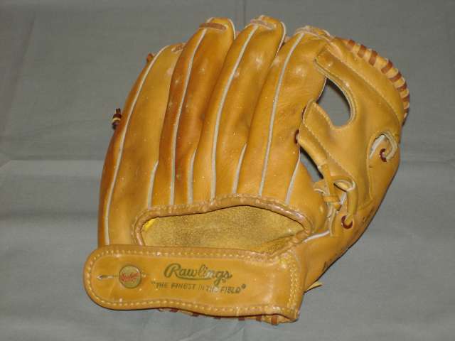 Mickey Mantle Rawlings MM9 Back